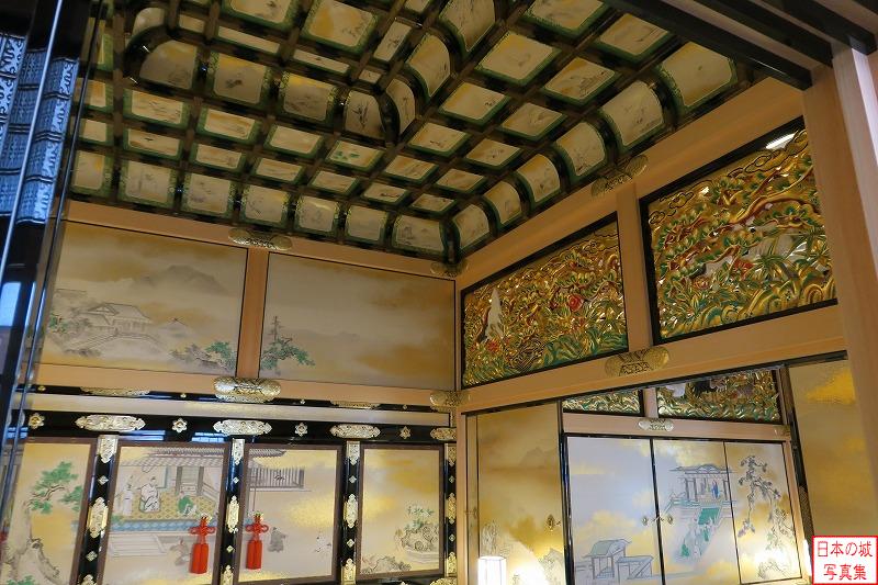 名古屋城 本丸御殿（上洛殿） 上洛殿一之間(左)と二之間(右)。間を仕切る欄間、天井、襖絵など全てが豪華