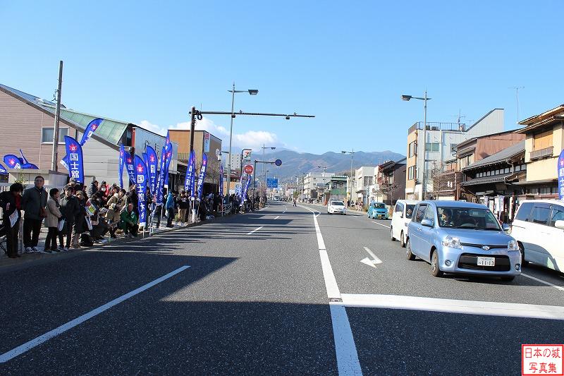 小田原城 箱根口門跡 東海道は現在も国道一号線となり、大動脈を担う。正月恒例の箱根駅伝のコースでもある。