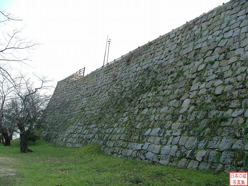 丸亀城 三の丸北側 二の丸石垣
