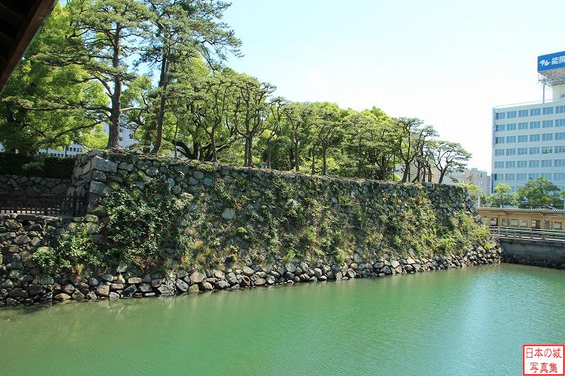 高松城 本丸 二の丸と本丸を結ぶ鞘橋から見る本丸石垣