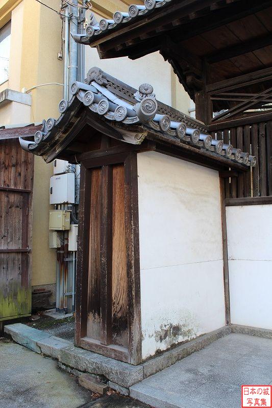茨木城 移築城門（茨木神社東門） 門脇の壁