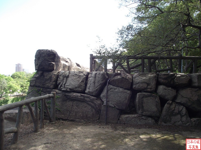大坂城 本丸東面 馬印櫓跡。馬印櫓は3層の櫓であったが、明治維新の折に焼失した。
