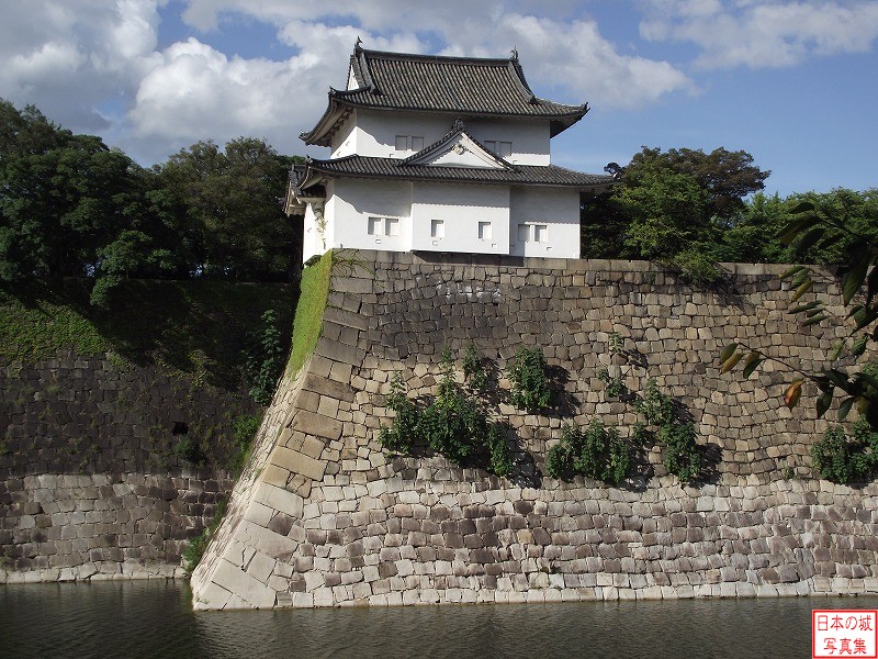 大坂城 六番櫓 南側外濠沿いに立つ六番櫓。六番櫓