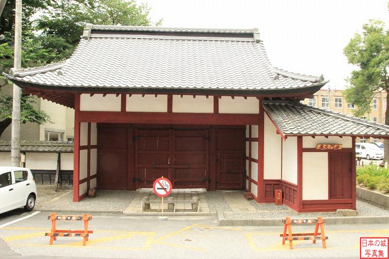 飯田城 赤門 赤門を内側から。桜丸には御殿があり、藩政の中心であった。