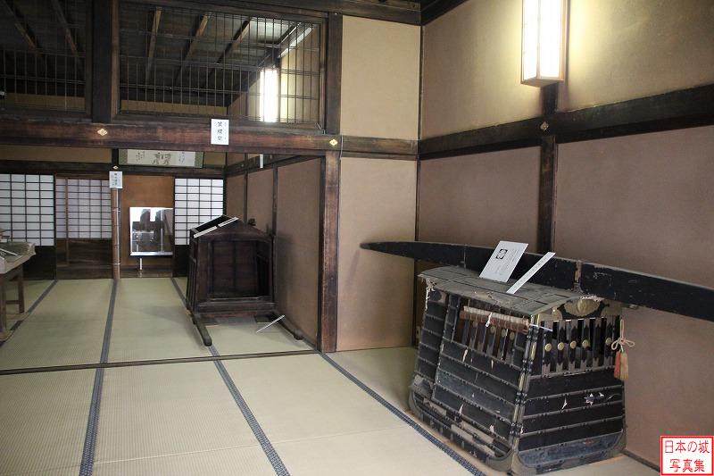 伊豆木陣屋 書院内部 写真手前（西側）が居間、奥（東側）が茶間。