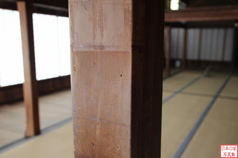 伊豆木陣屋 書院内部 木目の詰まった非常に良質な檜が使用されており、節も一つも無いと言う