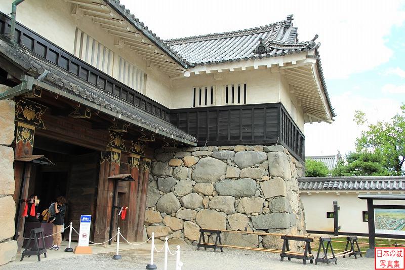 松本城 黒門櫓門 櫓門脇