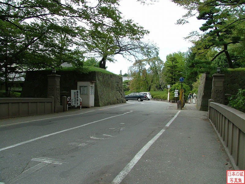 上田城 二の丸堀 二の丸橋と二の丸入口のようす
