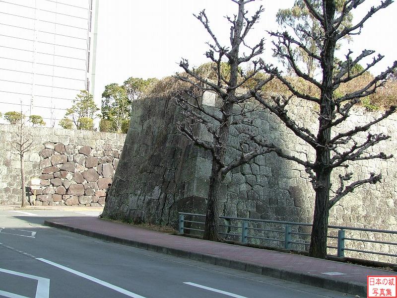 駿府城 大手御門跡 大手御門の向かって右側の石垣