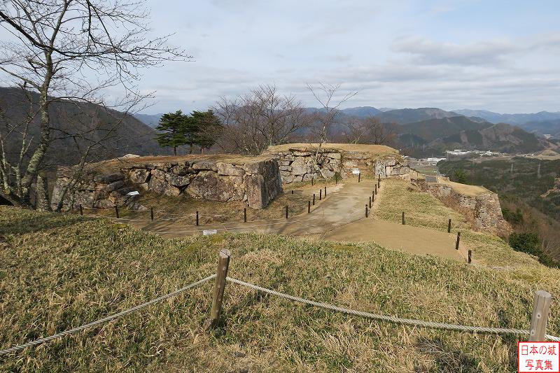 竹田城 二の丸 二の丸から三の丸方向を見る
