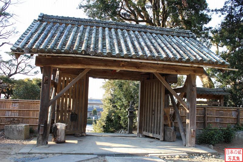 横須賀城 移築城門（撰要寺山門） 門を内側から