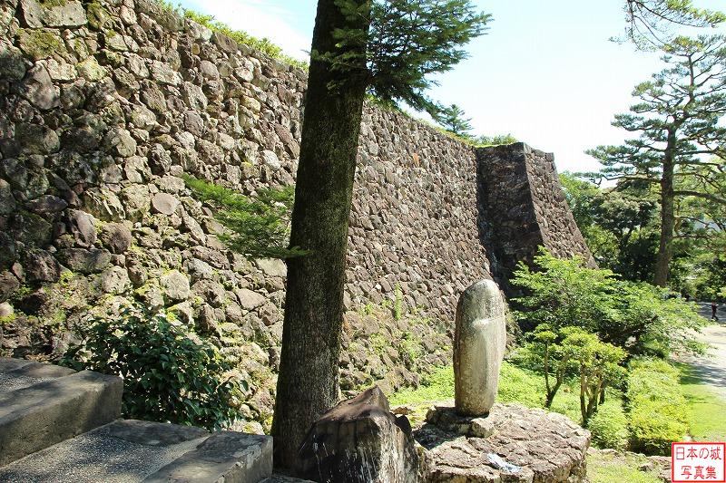 高知城 三の丸石垣 鉄門跡付近から見る三の丸石垣