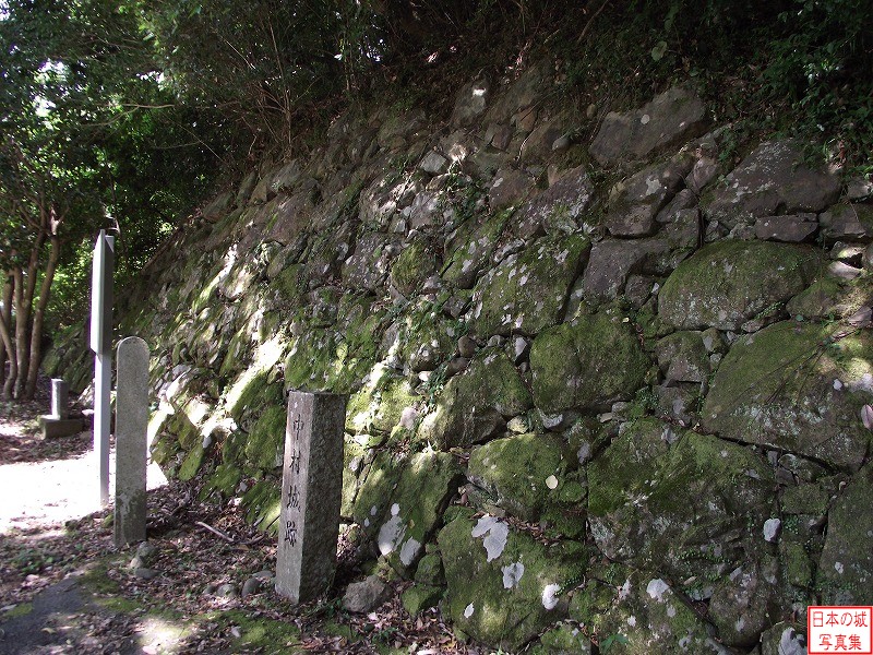 中村城 中村城 石垣。江戸時代初期の慶長18年(1613)に築かれたものと思われる。