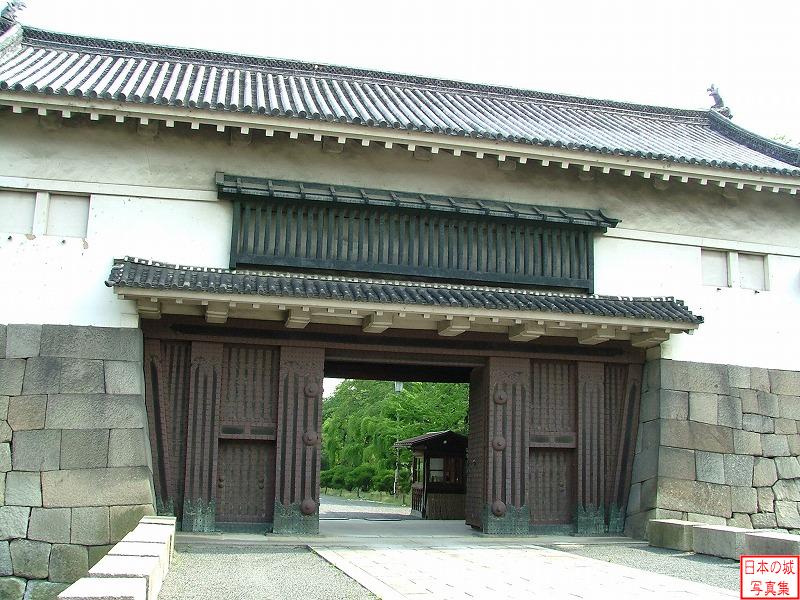 二条城 北大手門 北大手門。二の丸北側にある門で、北大手門を出たところには京都所司代があり、城内から京都所司代への往来には北大手門を利用したという。