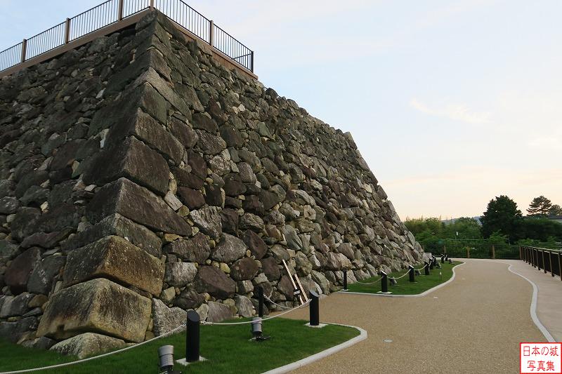 大和郡山城 逆さ地蔵 天守台石垣の北面のようす。整備により劣化箇所が修復された。