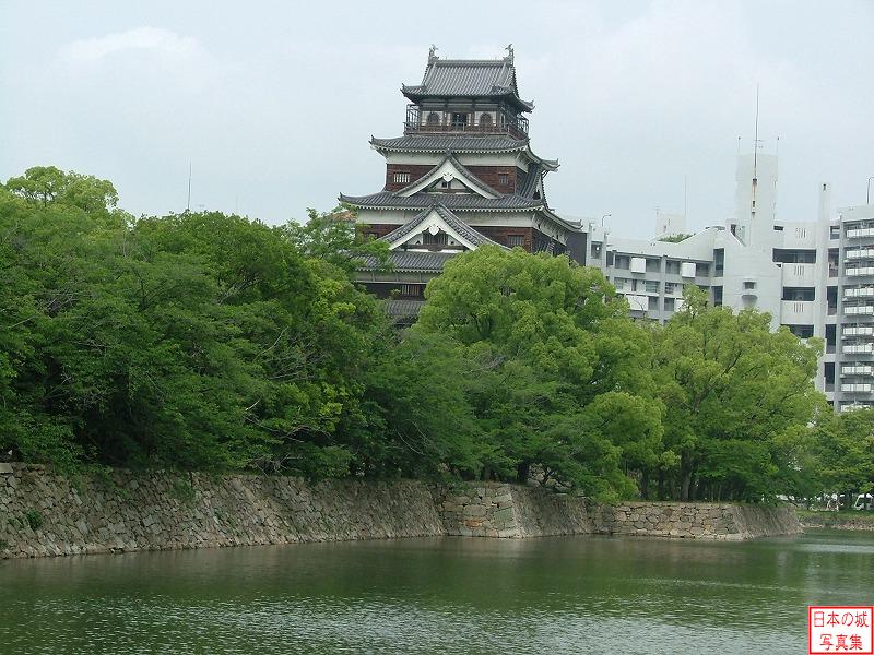 広島城 城外から見る天守 天守を東側から見る