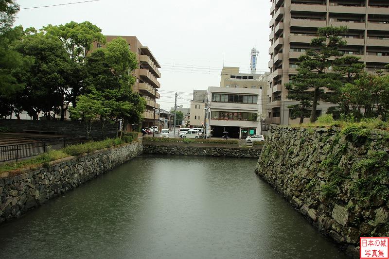 徳島城 数寄屋橋 数寄屋橋付近から水堀を見る