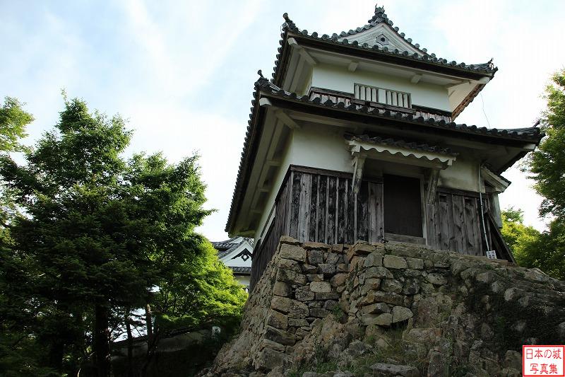 備中松山城 二重櫓 搦手側から見る二重櫓。通常は非公開で中に入ることができないが、年に何回か公開される時がある