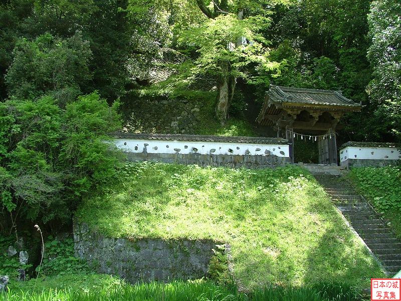 角牟礼城 陣屋 末廣神社の門である清水御門