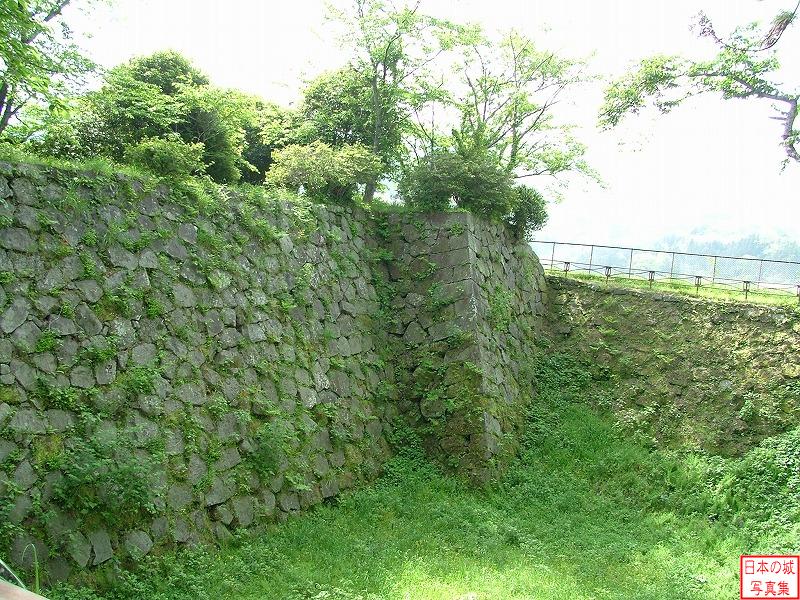 臼杵城 二の丸 二の丸と本丸を隔てる堀