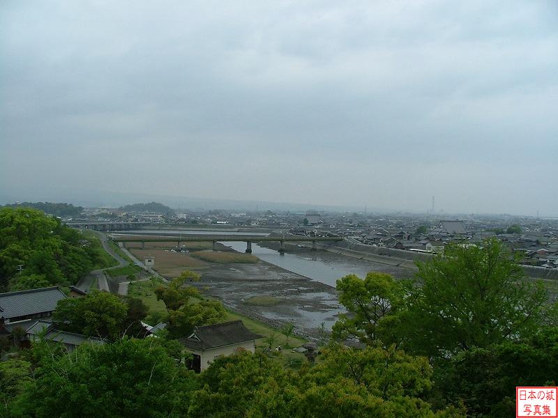 中津城 大鞁櫓 天守から見る中津川上流方向