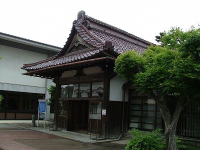 鶴ヶ岡城 到道博物館