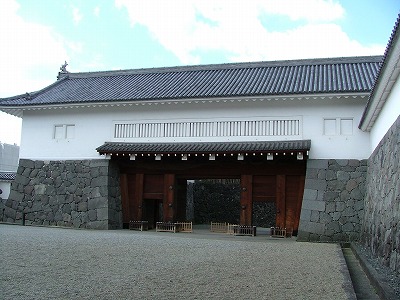 山形城 枡形内から見る櫓門