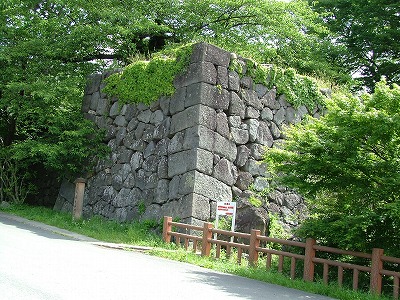 山形城 南追手門脇の石垣