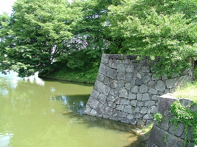 山形城 西門脇の水堀