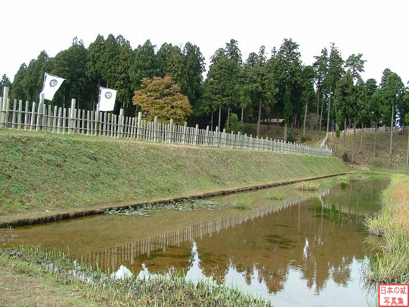 Kasugayama Castle Genmotsu moat
