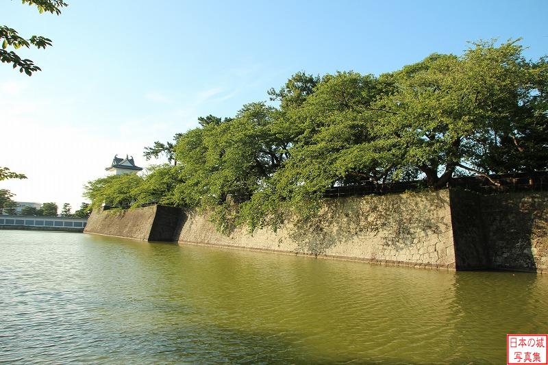 新発田城 旧二の丸隅櫓 石垣と水堀