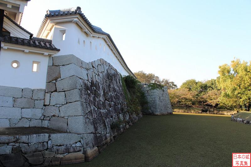 赤穂城 厩口門 厩口門脇の石垣、塀と水濠
