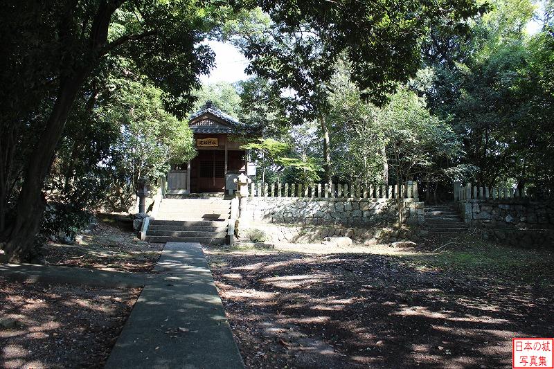 林田陣屋 陣屋跡 階段を登ったところ。建部神社がある。