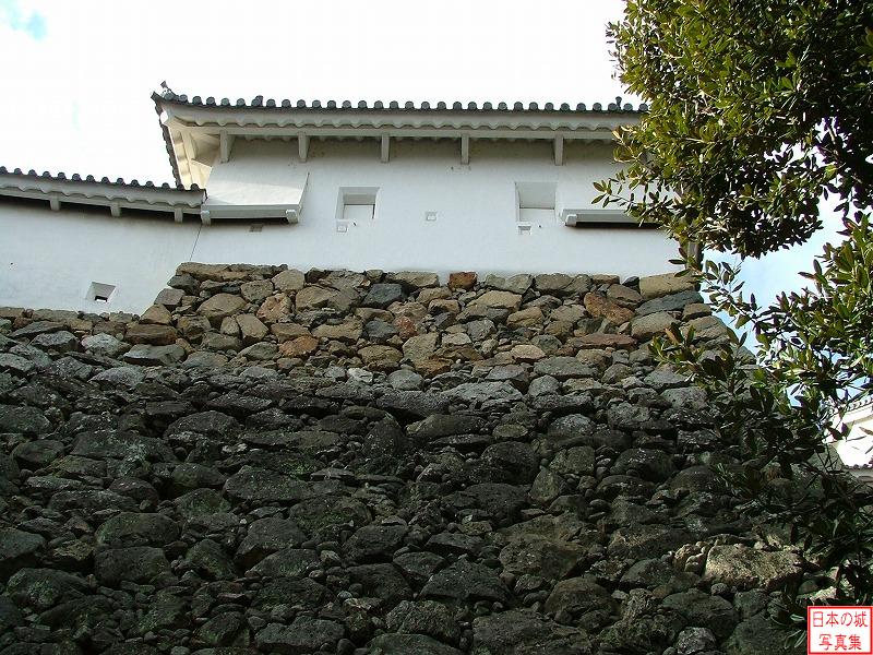 姫路城 との四門 搦手口の石垣と壁