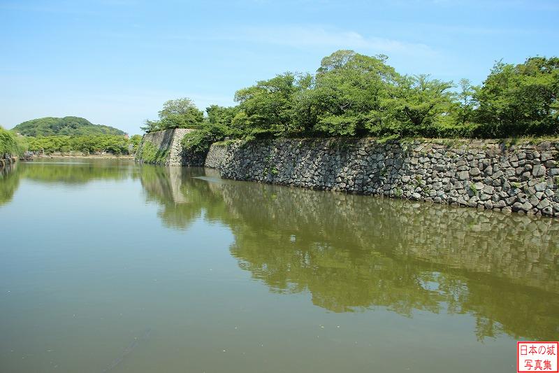 姫路城 大手門 桜門橋付近から見る内濠（西）