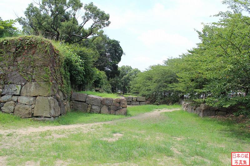 Himeji Castle The ruins of Kuruma-mon gate (Outside enclosure)