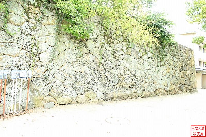 姫路城 久長門跡（外郭） 久長門跡左手（南側）の石垣