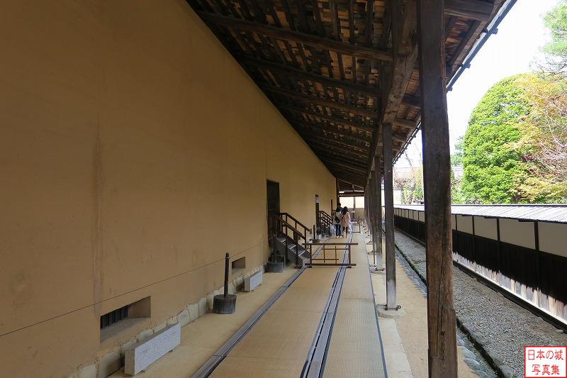高山城 御蔵 御倉。高山城三ノ丸から元禄8年(1695)に高山陣屋に移築されたもの。規模の大きい蔵で、年貢米の蔵として使われた。