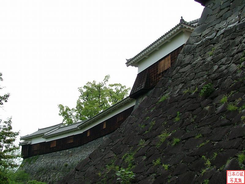 熊本城 源之進櫓 手前から源之進櫓、四間櫓、十四間櫓、七間櫓、田子櫓と連なる櫓群