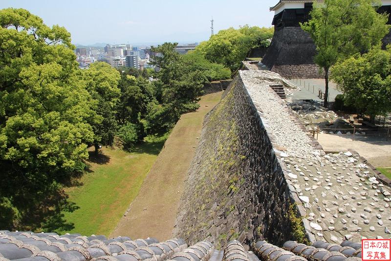 熊本城 宇土櫓内部 宇土櫓から見る本丸石垣。犬走が見える。
