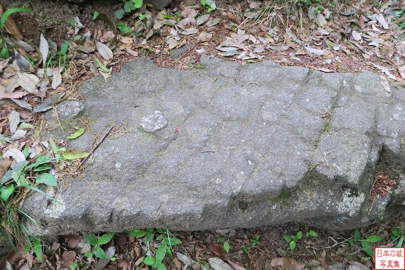 笠間城 天守曲輪 加工された石が敷かれている