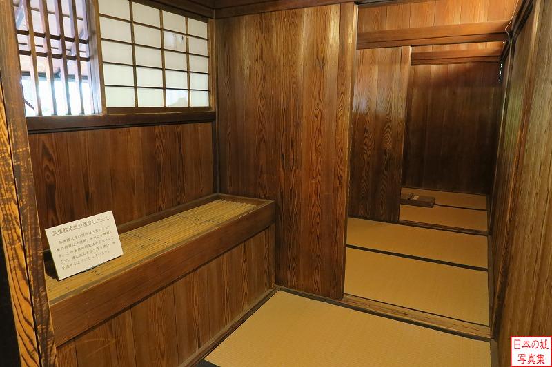 水戸城 弘道館 正庁内部 藩主専用の便所。復元されたもの