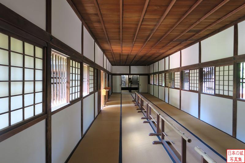 水戸城 弘道館 正庁内部 十間畳廊下。ここを奥に向かうと至善堂に至る。