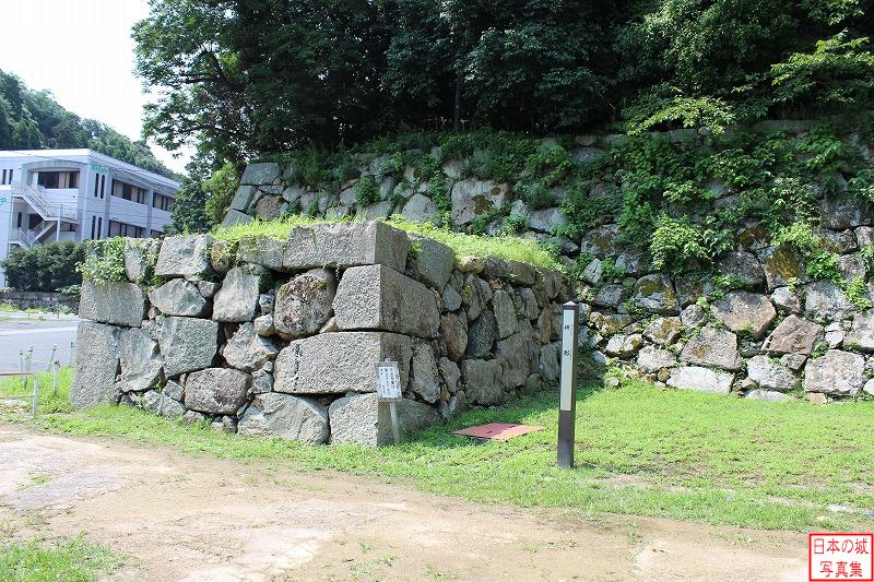 米子城 枡形門跡 枡形門前面の石垣を内側から