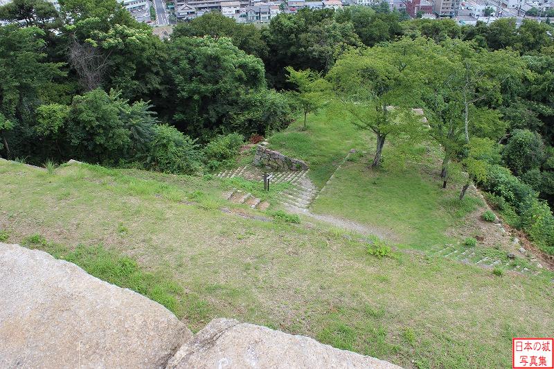 米子城 本丸からの眺め 城内を見下ろす