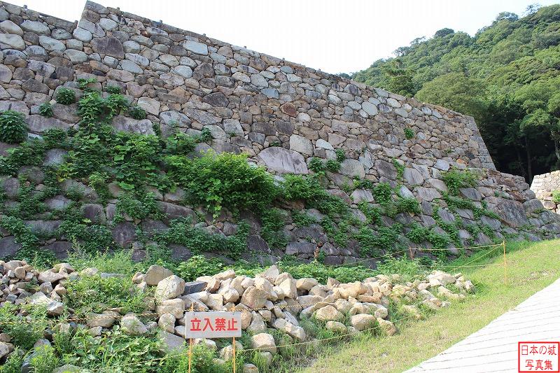 鳥取城 表御門跡へ 二の丸石垣
