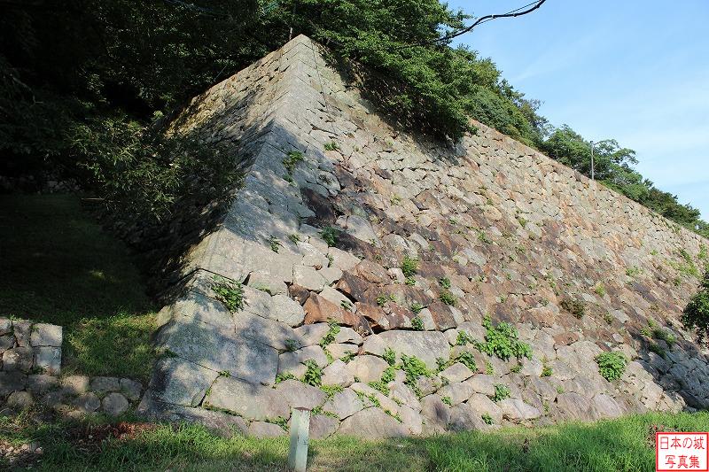鳥取城 二の丸北側 二の丸北端の石垣。往時は石垣上に隅櫓が建っていた。
