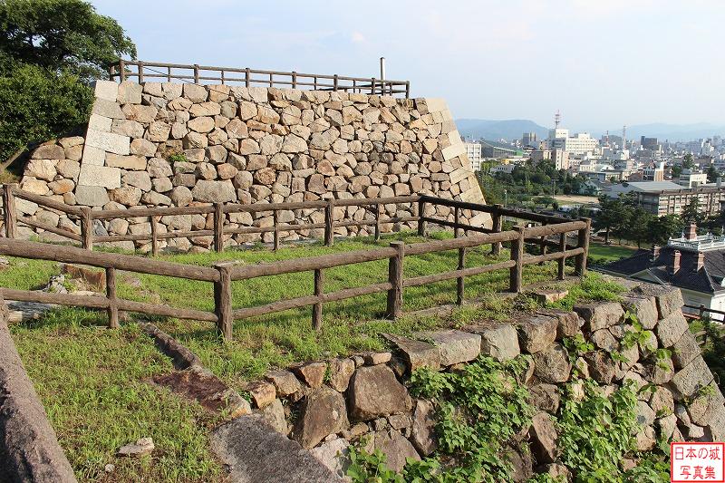 鳥取城 二の丸裏御門跡 二の丸裏御門跡の石垣