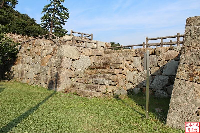 鳥取城 二の丸南側 菱櫓跡へ登る石段