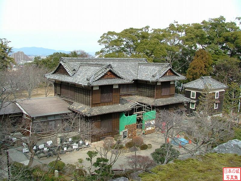 松坂城 遠見櫓・鐘の櫓 鐘の櫓跡から見る歴史民族資料館